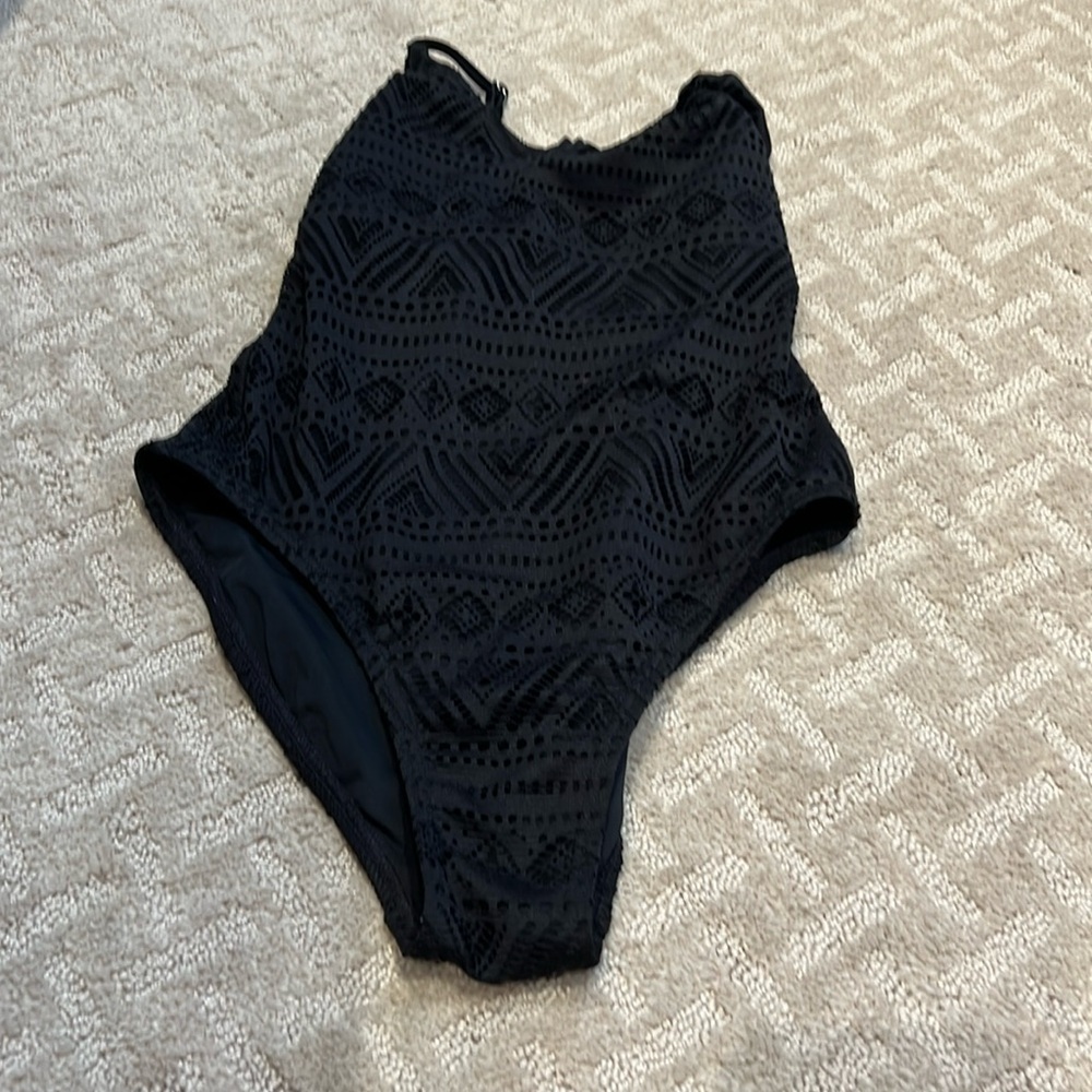 Woman’s So black swimsuit, Size XS jr.